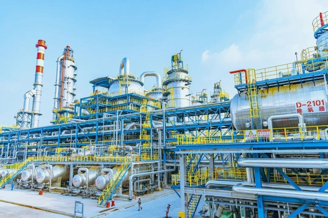 打造世界級高科技一體化綠色石化基地——鎮(zhèn)海煉化成品油倉儲創(chuàng)新實(shí)踐